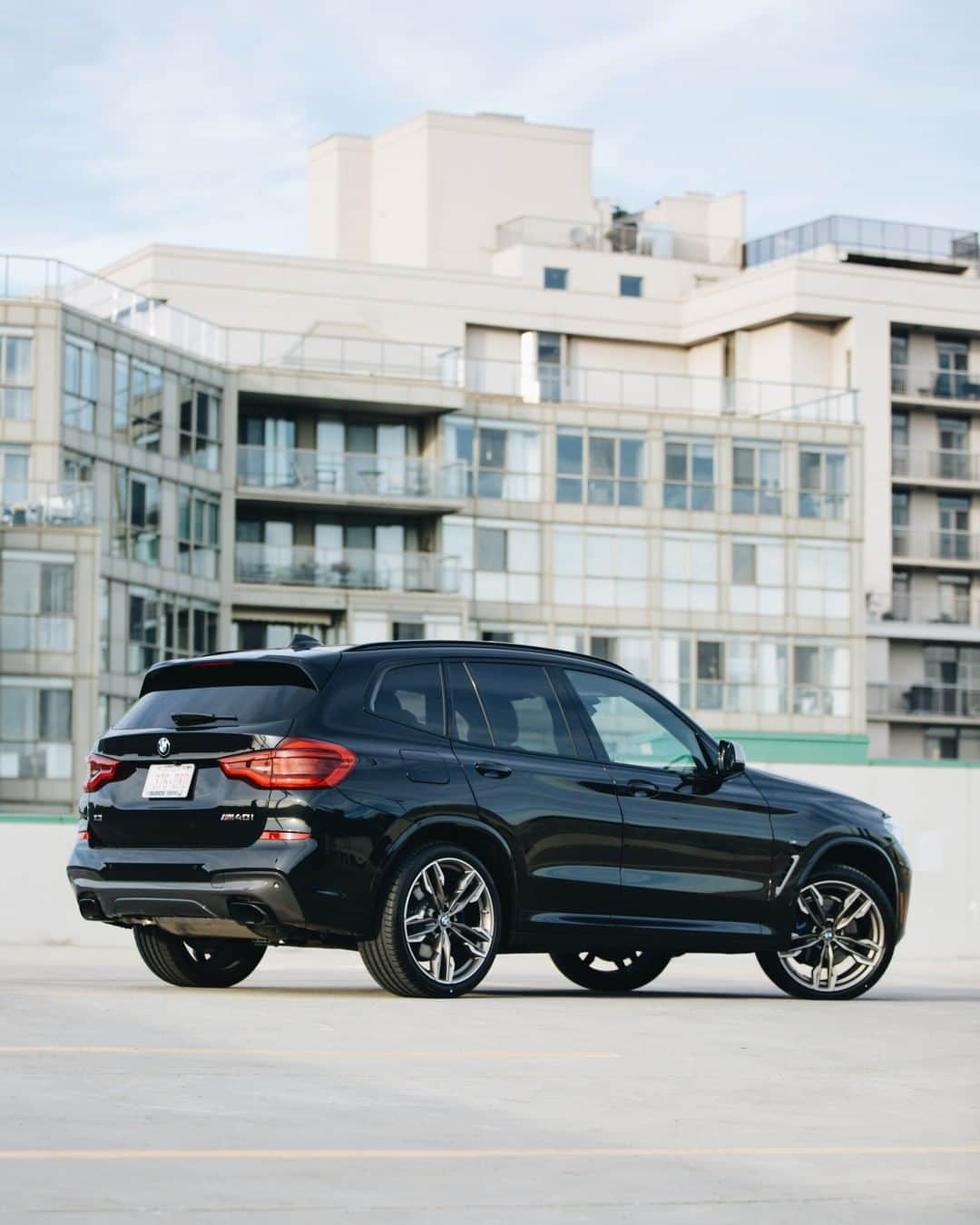 BMWさんのインスタグラム写真 - (BMWInstagram)「Waits for you to start the next journey. The BMW X3. #BMWrepost @buddsbmwhamilton @dom.fco #TheX3 #BMW #X3 __ BMW X3 M40i: Fuel consumption in l/100 km (combined): 9.1. CO2 emissions in g/km (combined): 207 - 206. The values of fuel consumptions, CO2 emissions and energy consumptions shown were determined according to the European Regulation (EC) 715/2007 in the version applicable at the time of type approval. The figures refer to a vehicle with basic configuration in Germany and the range shown considers optional equipment and the different size of wheels and tires available on the selected model. The values of the vehicles are already based on the new WLTP regulation and are translated back into NEDC-equivalent values in order to ensure the comparison between the vehicles. [With respect to these vehicles, for vehicle related taxes or other duties based (at least inter alia) on CO2-emissions the CO2 values may differ to the values stated here.] The CO2 efficiency specifications are determined according to Directive 1999/94/EC and the European Regulation in its current version applicable. The values shown are based on the fuel consumption, CO2 values and energy consumptions according to the NEDC cycle for the classification. For further information about the official fuel consumption and the specific CO2 emission of new passenger cars can be taken out of the „handbook of fuel consumption, the CO2 emission and power consumption of new passenger cars“, which is available at all selling points and at https://www.dat.de/angebote/verlagsprodukte/leitfaden-kraftstoffverbrauch.html.」7月10日 17時00分 - bmw