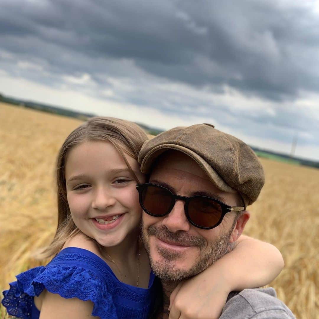 デビッド・ベッカムさんのインスタグラム写真 - (デビッド・ベッカムInstagram)「What more can daddy say other than I love you so much little girl and please stop growing up... Happy Birthday to my pretty lady ... Your smile melts all our hearts ♥️ #HarperSeven ♥️ @victoriabeckham @brooklynbeckham @romeobeckham @cruzbeckham」7月10日 17時25分 - davidbeckham