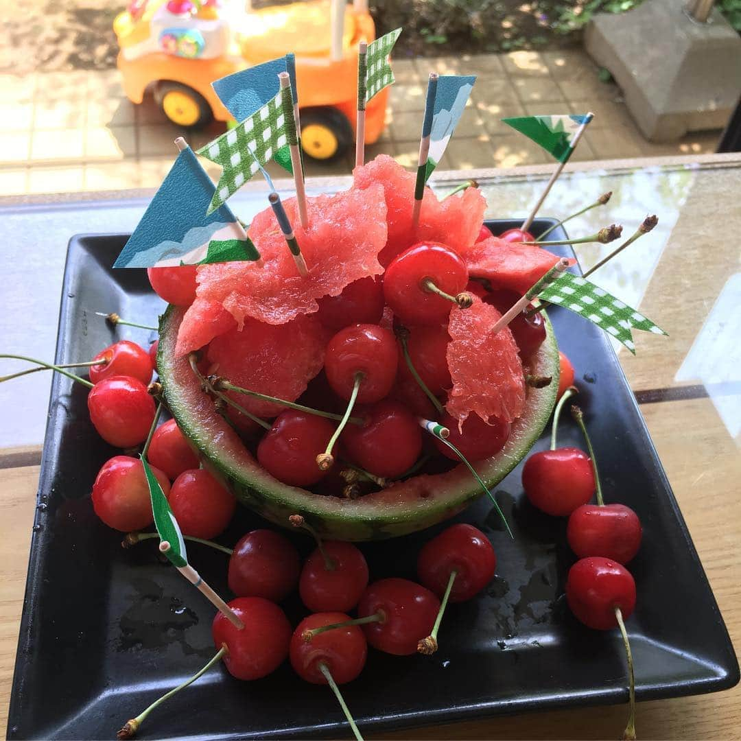 松浦志穂さんのインスタグラム写真 - (松浦志穂Instagram)「山形感満載の🍒と🍉のバースデー🎂 ・ #山形県鶴岡市 #櫛引 #出身のますみ #美味しい茶飯 #産直あぐり」7月10日 17時26分 - matushiho