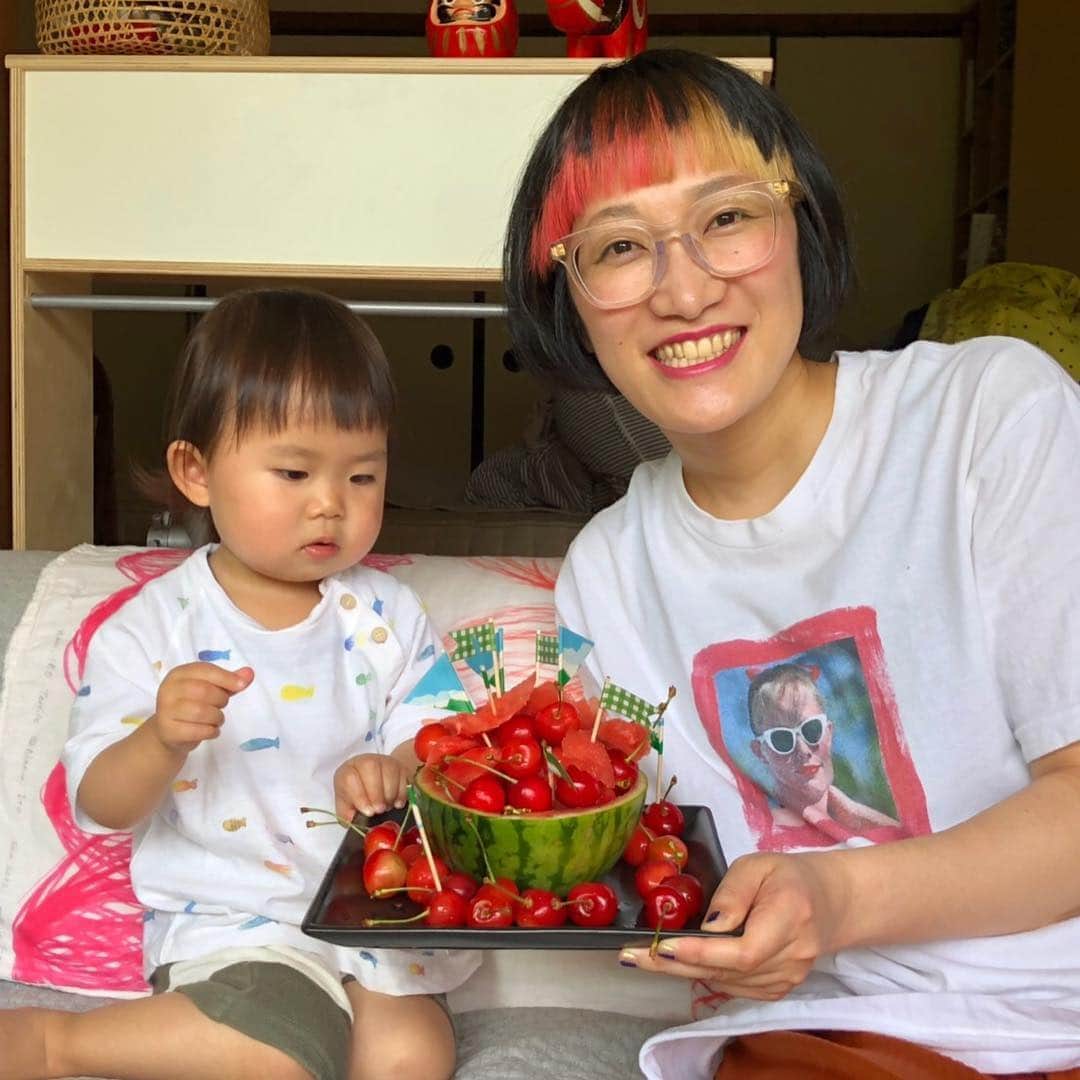 松浦志穂のインスタグラム：「山形感満載の🍒と🍉のバースデー🎂 ・ #山形県鶴岡市 #櫛引 #出身のますみ #美味しい茶飯 #産直あぐり」