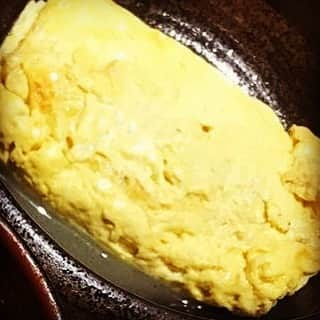 trick umekitaさんのインスタグラム写真 - (trick umekitaInstagram)「今日も一日お疲れ様です、鶏っくうめきた店です🎶 本日も楽しく営業致します  まかないで度々出てくるだし巻き玉子 だんだんと形が良くなってきたのでお客様に提供出来る日も近いかも！？ #梅田個室 #梅田グルメ #梅田ディナー #梅田ごはん #乾杯 #大阪グルメ #梅田飲み #神泡 #instafood #instagood #instalike #likeforlikes #l4l #l4like #いいね返し #いいね返しは絶対 #fff #ffl #鶏 #チーズ #夏 #summer #居酒屋」7月10日 17時24分 - umekita83