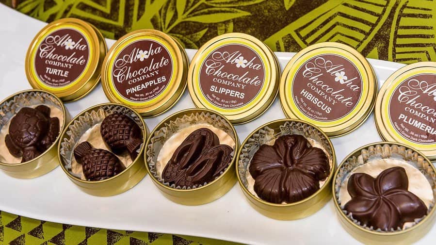 ハワイアン航空さんのインスタグラム写真 - (ハワイアン航空Instagram)「ハワイはコーヒー豆だけでなくカカオ豆の生産でも有名です😍🍫️ハワイ産のカカオを使用した本格チョコレートを自分用に、お土産用にいかがですか？ 詳しくはプロフィールの＃アイランドガイド をチェック😋」7月10日 17時34分 - hawaiianairlinesjp