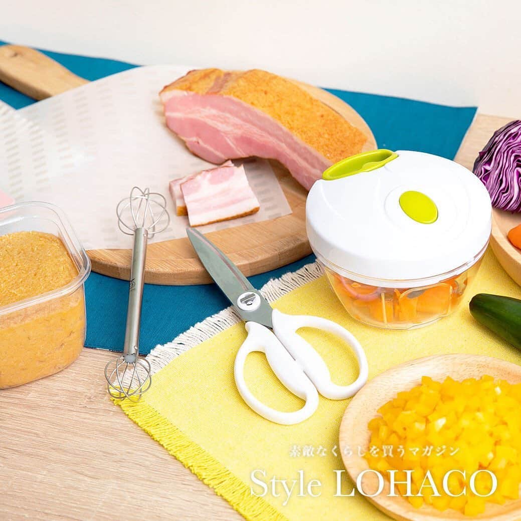 LOHACO（ロハコ）さんのインスタグラム写真 - (LOHACO（ロハコ）Instagram)「【Style LOHACO】おためし隊(5) お料理をもっとスピーディに！ 普段使いしたい便利キッチンツール﻿🍳🔪✂️ ﻿ お料理はもっとも手間暇のかかる家事。﻿ 多忙な日は特にパパっと済ませたいもの･･･﻿ ﻿ そこで今回は便利なキッチンツールで﻿ お料理にトライ✨﻿ ﻿ ▼便利ツールはこちらから♪﻿ https://685.jp/2XDmlu9﻿ ﻿ 📖 ・―・―・―・―・―・― ・ ―・―・―﻿ 素敵なくらしを買うマガジン『StyleLOHACO』﻿ ﻿ ▼Instagramで紹介した記事は﻿ プロフィール(@lohaco.jp)チェック✔﻿ ﻿ ― ・―・―・―・―・―・― ・ ―・―・―﻿ ﻿ #時短 #料理 #cooking #instafood #調理﻿ #クッキング #お手軽 #簡単 #楽 #キッチン﻿ #ママ #パパ #家事 #楽チン﻿ #なんでもロハコ #ロハコ #LOHACO﻿ #暮らし #くらし #インスタ映え﻿ #stylelohaco #lohacobyaskul #askul #アスクル」7月10日 17時38分 - lohaco.jp
