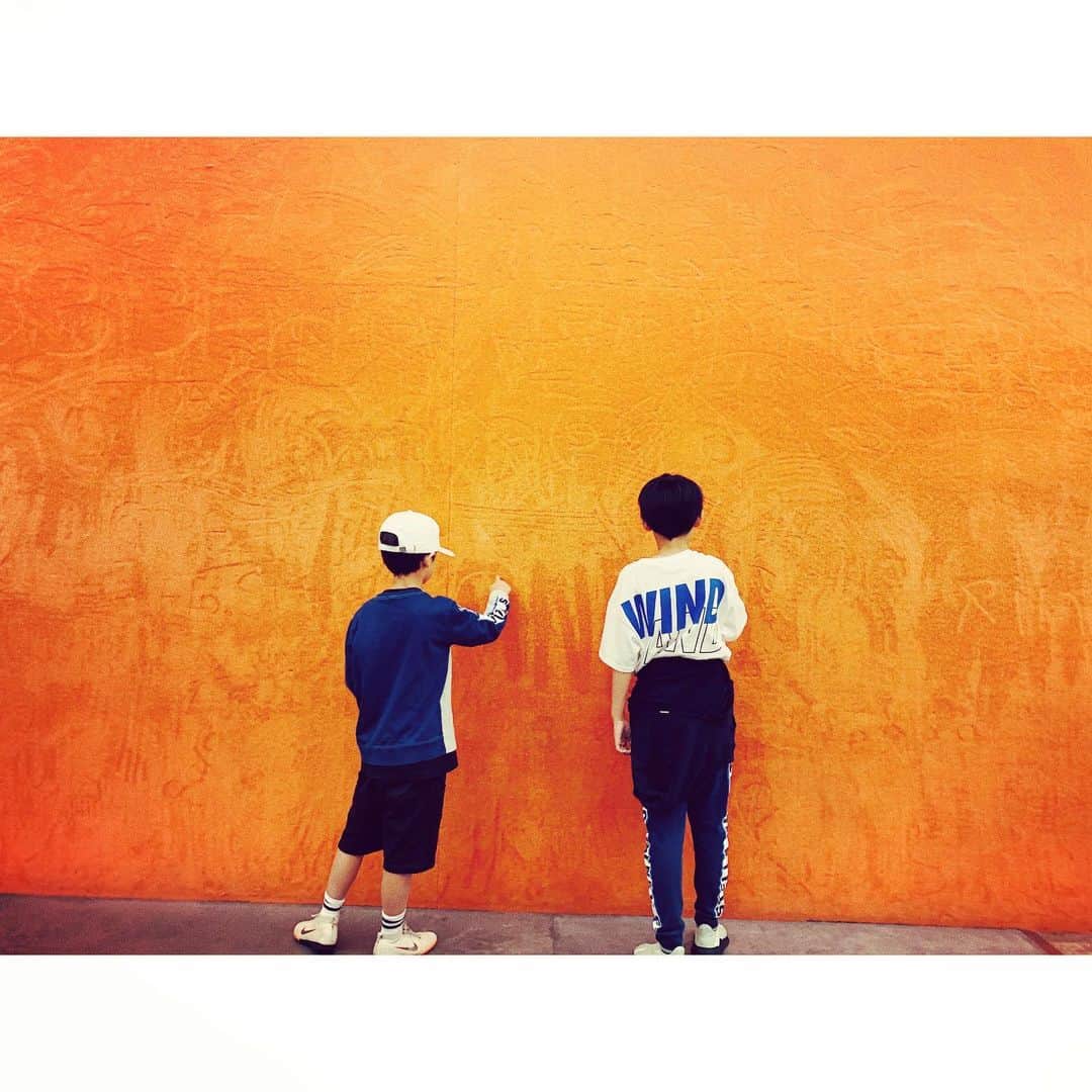 紗栄子さんのインスタグラム写真 - (紗栄子Instagram)「誰かの作品より自分の作品に集中されておりました👬🍊🚀🌈✨ #tatemodern #london」7月10日 17時48分 - saekoofficial