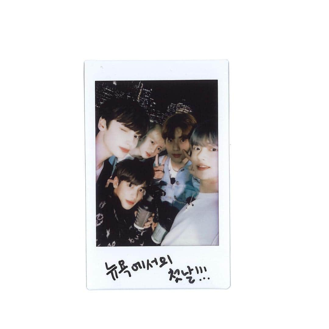 Tomorrow X Togetherさんのインスタグラム写真 - (Tomorrow X TogetherInstagram)「TOMORROW X TOGETHER rec. #TXTrec @ NEW YORK  #투모로우바이투게더 #TXT #SOOBIN #YEONJUN #BEOMGYU #TAEHYUN #HUENINGKAI #수빈 #연준 #범규 #태현 #휴닝카이 #TOMORROW_X_TOGETHER #TXTSHOWCASE」7月10日 18時00分 - txt_bighit