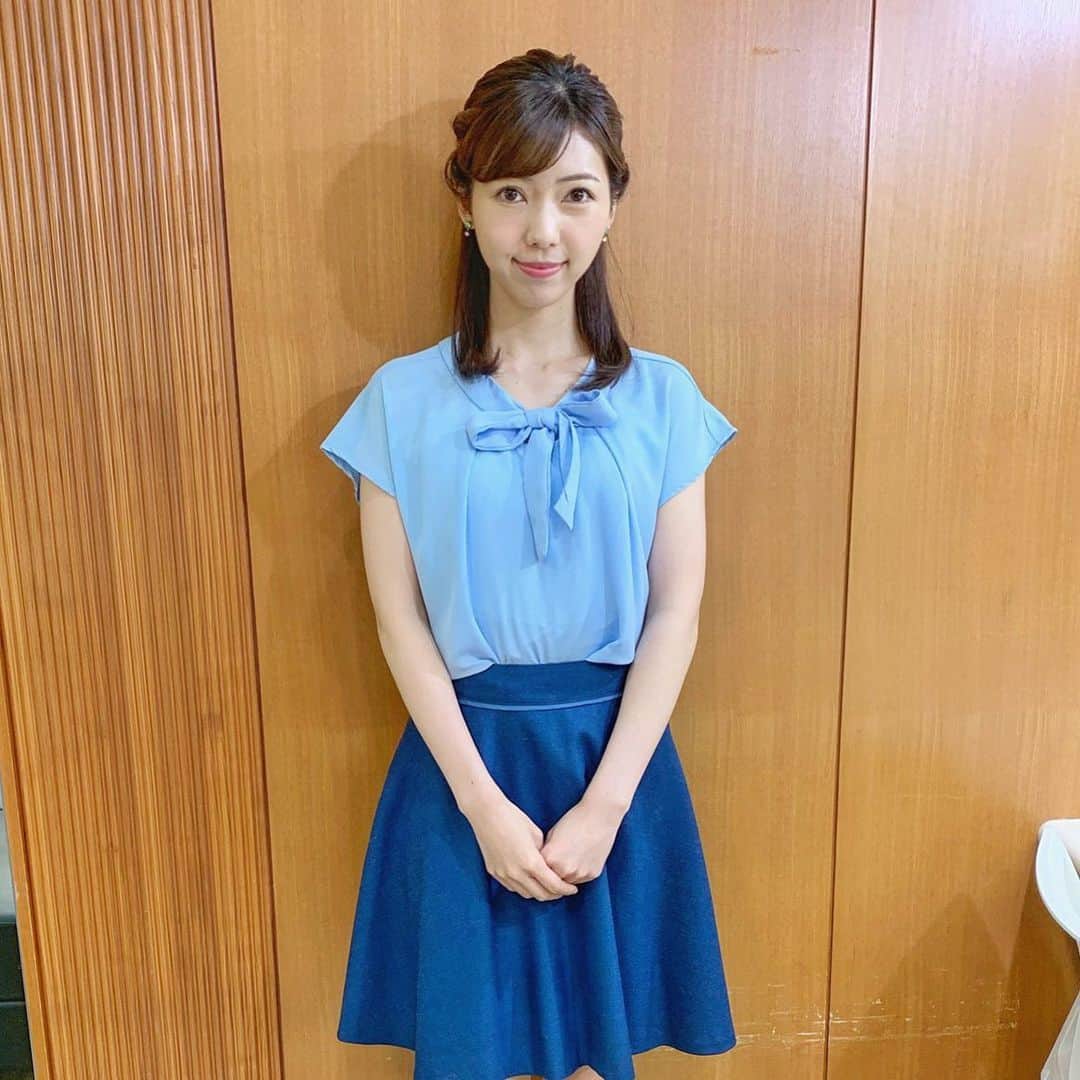 川又智菜美のインスタグラム：「はやドキ💓﻿ 今日もありがとうございました😌﻿ ﻿﻿ 今日の衣装はこちらになります💁‍♀️﻿ スカイブルーのシャツに紺のスカートと﻿ 夏らしい組み合わせでしたよ🌟﻿ ﻿﻿ 明日の朝もご覧いただけると嬉しいです✨ ﻿﻿ #tbs #はやドキ #アナウンサー ﻿﻿﻿#セントフォース ﻿﻿﻿ #川又智菜美 #衣装 #すいようび﻿ #梅雨寒 皆さま体調崩してないですか？💦」