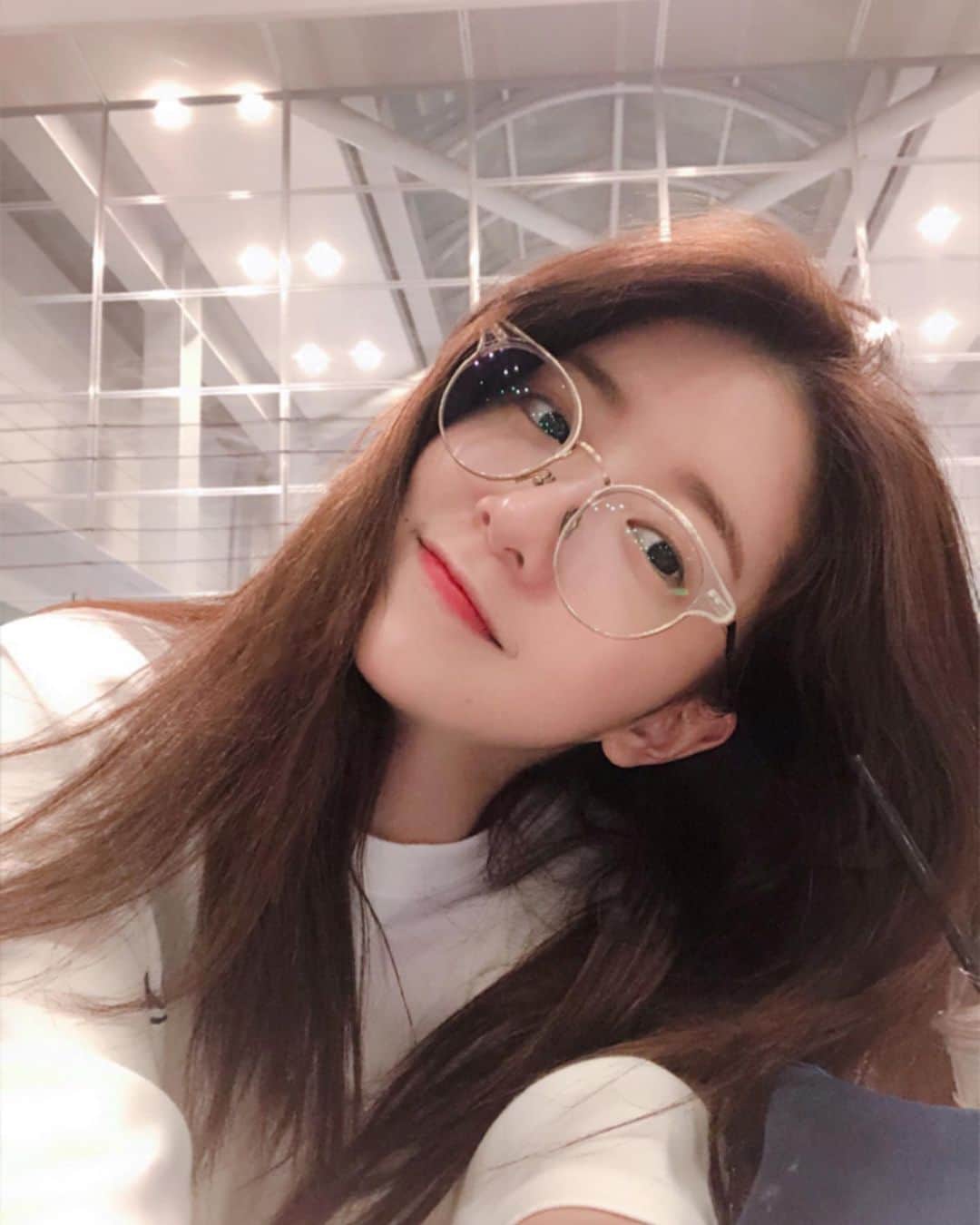 チョン・インソンのインスタグラム：「🌧__________________☂️ . 오늘 밤에 만나요🤫」