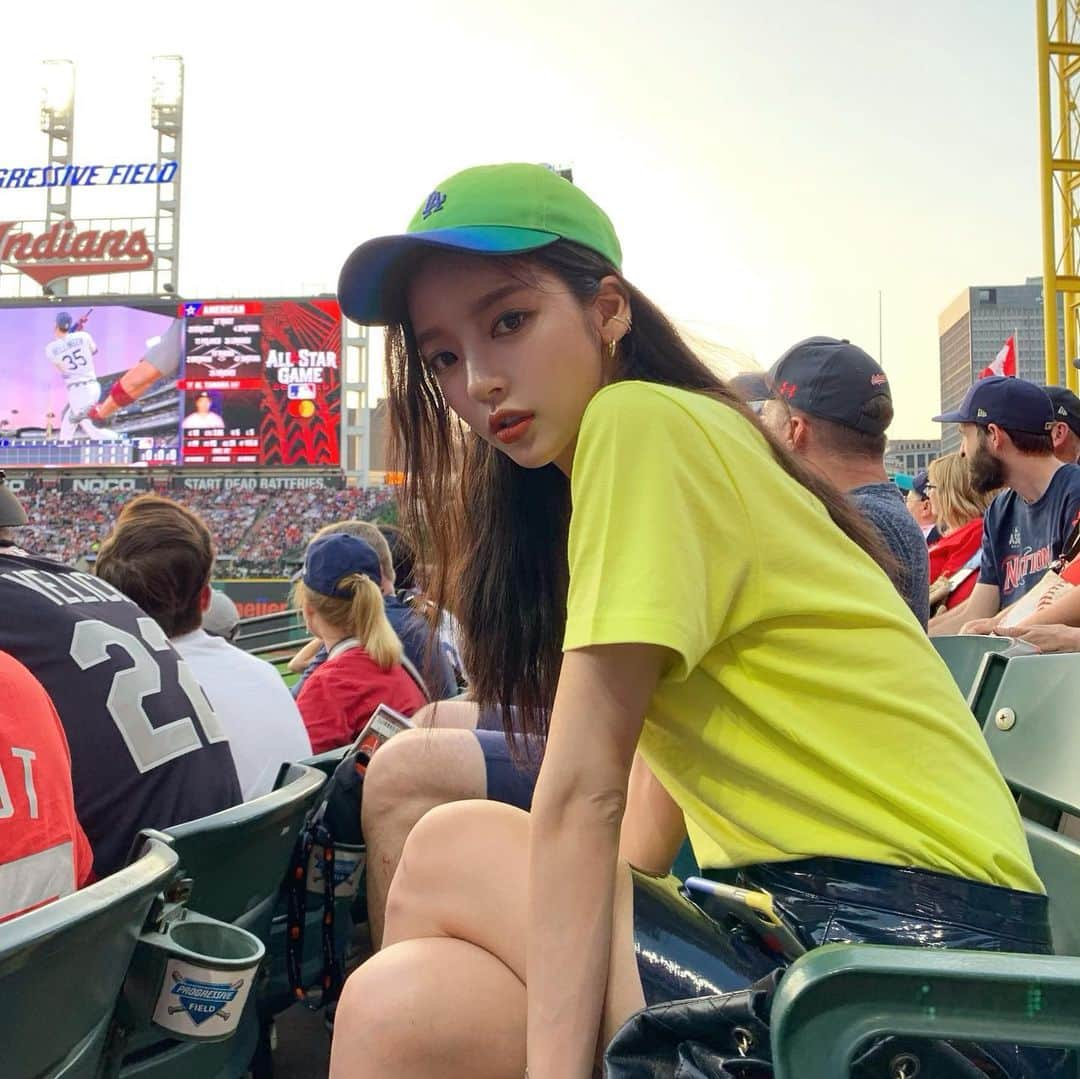 ziyooniさんのインスタグラム写真 - (ziyooniInstagram)「#ALLSTARGAME2019 💚🇺🇸 초대해주셔서 감사합니다  나 진짜 봤다! 와! 류현진 선수 선발투수 최고! @mlbkorea 💖」7月10日 18時12分 - ziyooni