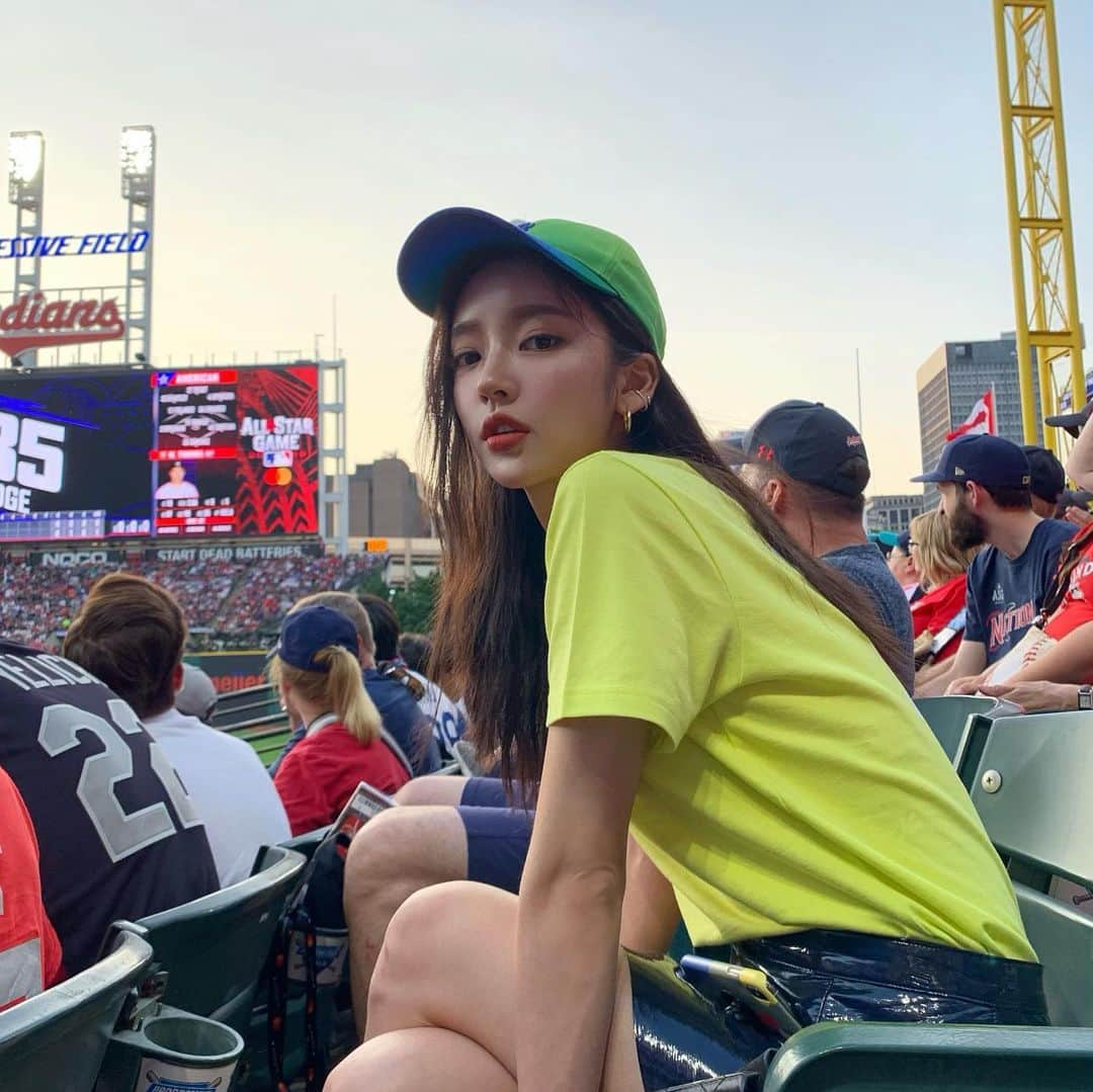 ziyooniさんのインスタグラム写真 - (ziyooniInstagram)「#ALLSTARGAME2019 💚🇺🇸 초대해주셔서 감사합니다  나 진짜 봤다! 와! 류현진 선수 선발투수 최고! @mlbkorea 💖」7月10日 18時12分 - ziyooni