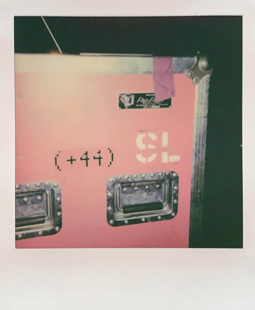 マーク・ホッパスさんのインスタグラム写真 - (マーク・ホッパスInstagram)「(+44) sticker on my dressing room studio setup.」7月11日 4時05分 - markhoppus