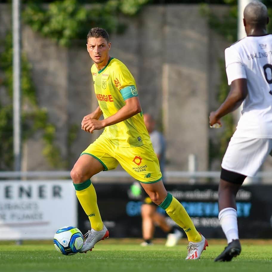 アンドレイ・ジロットのインスタグラム：「Match de préparation. Saison 2019/2020 🔰👊🏼⚽️」