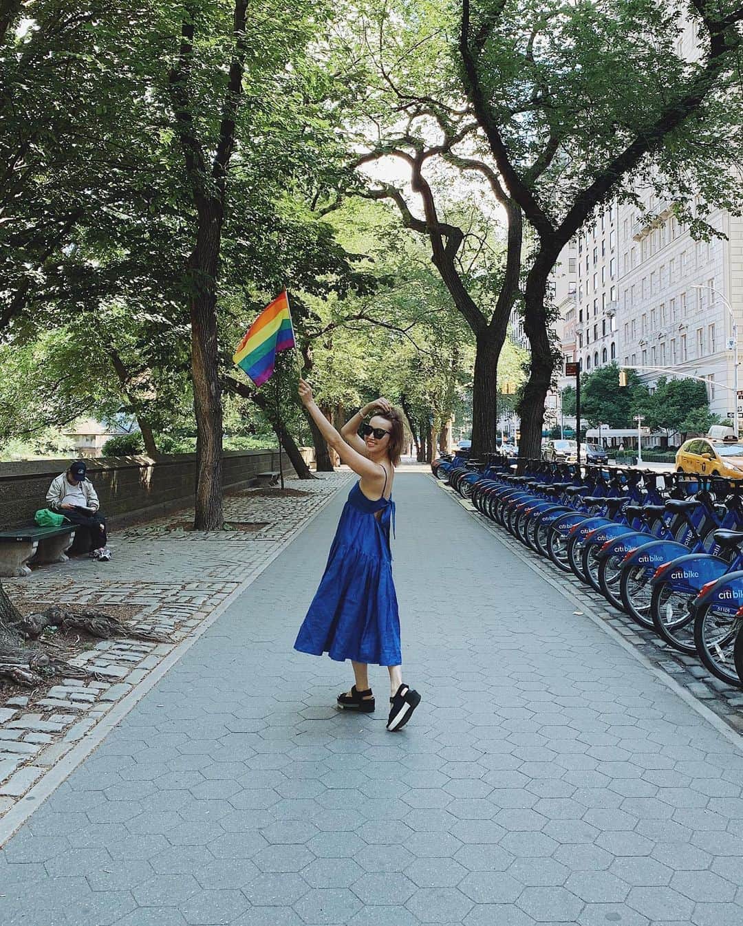 翁安芸さんのインスタグラム写真 - (翁安芸Instagram)「Throwback the day of #pride ❤️ #centralpark #newyork #mylan #akiweng #翁安芸 #ニューヨーク #summerfashion」7月11日 5時03分 - akinyc