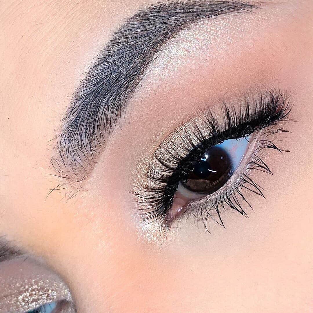Benefit Cosmeticsさんのインスタグラム写真 - (Benefit CosmeticsInstagram)「We’ll let you in on @makeupbyalmagloria’s secret to bomb #benefitbrows 🔑She uses #preciselymybrowpencil in shade 4 & #24hrbrowsetter! #regram #friendswithbenefit」7月11日 5時09分 - benefitcosmetics