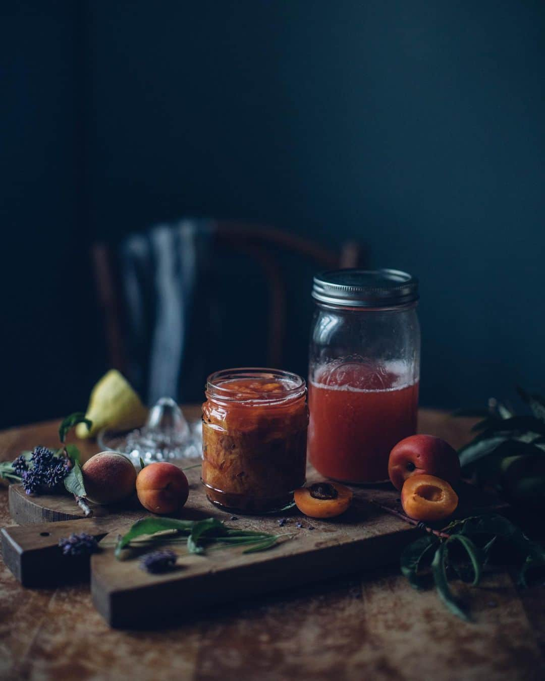 Our Food Storiesさんのインスタグラム写真 - (Our Food StoriesInstagram)「We made this delicious peach compote with goat milk rice last weekend😋 Will be on the blog this weekend🤗 Have a lovely day guys! #ourfoodstories ____ #glutenfreerecipes #glutenfri #glutenfrei #foodstylist #foodphotographer #germanfoodblogger #milkrice #fellowmag #chasinglight #verilymoment #momentsofmine #saveurmag #stilllifeart #summerfood #peaches🍑 #countrysidelife #picnicfood #diewocheaufinstagram #theweekoninstagram」7月10日 20時27分 - _foodstories_