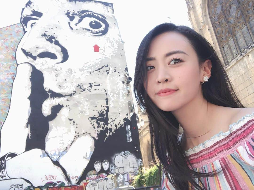 千倉里菜さんのインスタグラム写真 - (千倉里菜Instagram)「初パリ観光です！🥺🇫🇷 . . _ #france #paris #salvadordali #wallart」7月10日 20時36分 - rina_amatsuma