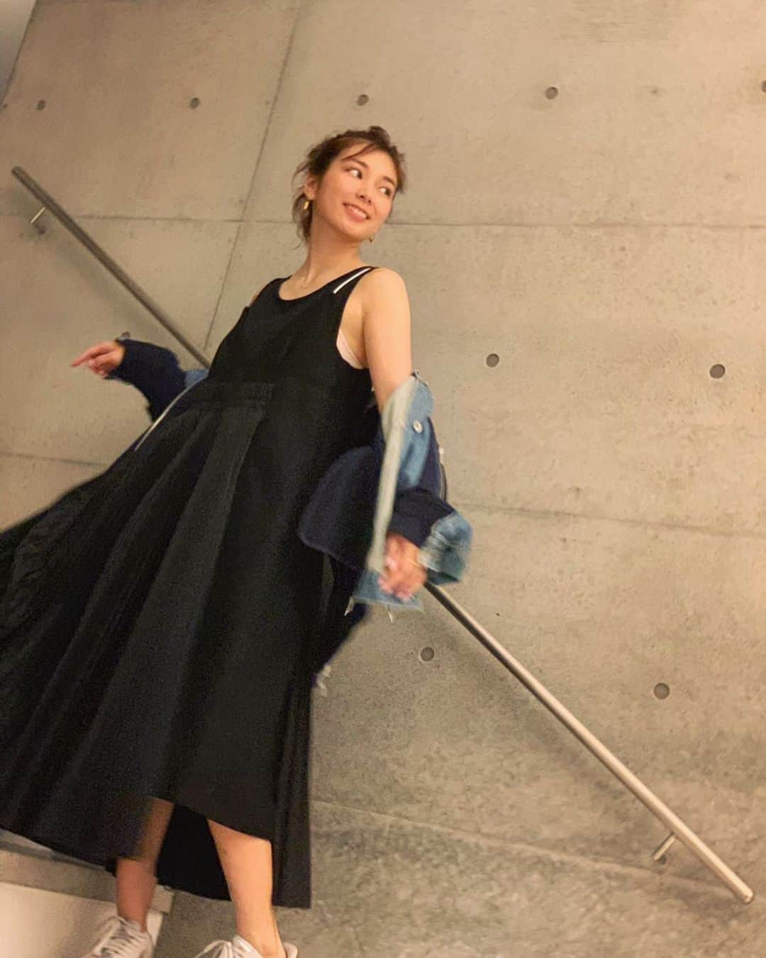 村上瑠美奈さんのインスタグラム写真 - (村上瑠美奈Instagram)「． 涼しい日が続いてるね。 夏まだかなぁ☀️ 私服。 ． one-piece @sacaiofficial  jacket @sacaiofficial ． ． #るみな服 #sacai #sacaidress」7月10日 20時47分 - ruminamurakami