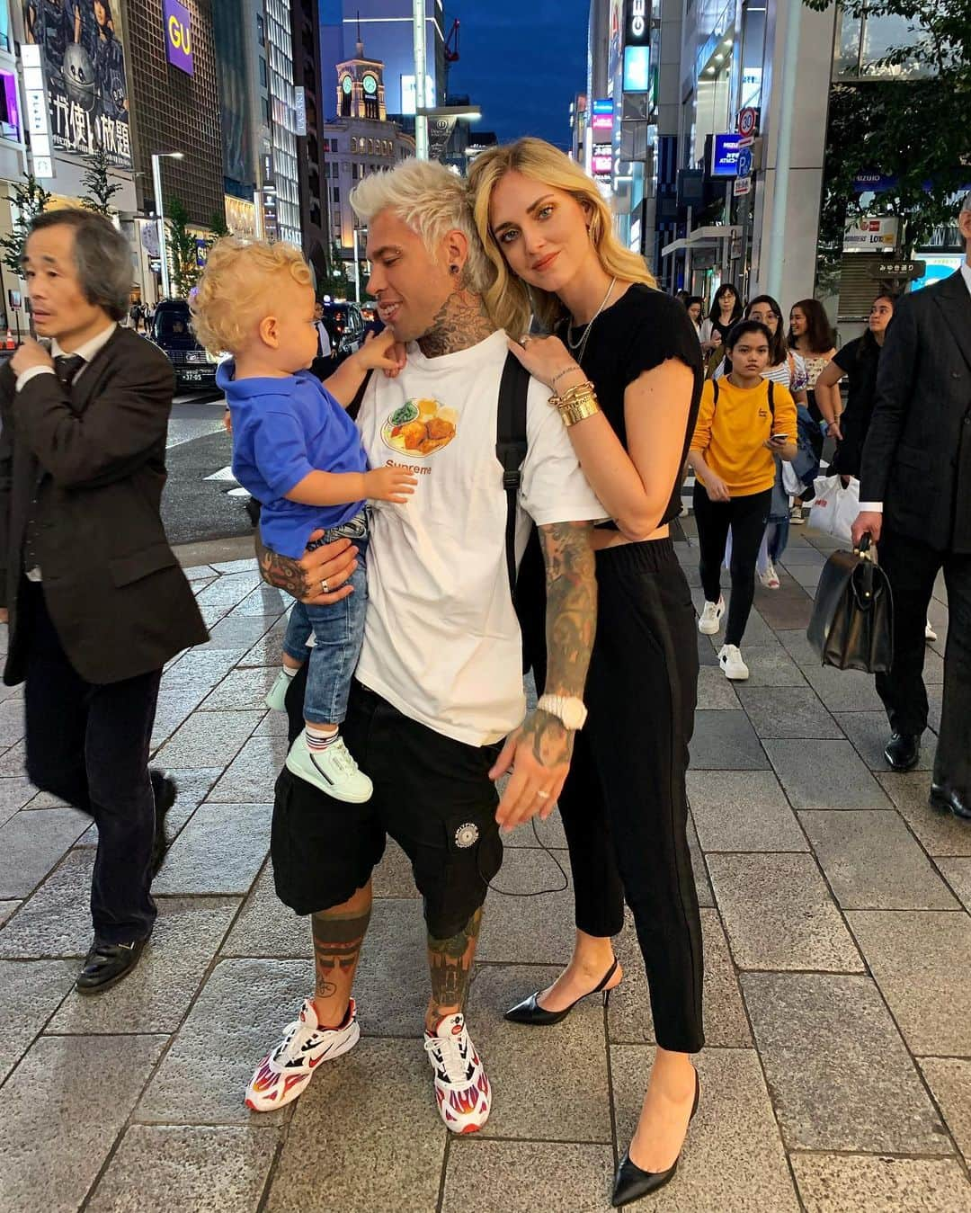 キアラ・フェラーニさんのインスタグラム写真 - (キアラ・フェラーニInstagram)「#TheFerragnez in Tokyo 🇯🇵」7月10日 20時57分 - chiaraferragni