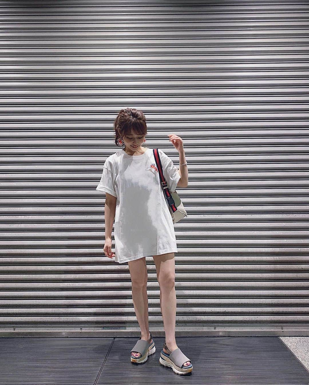 ゆいこ ◡̈♥︎さんのインスタグラム写真 - (ゆいこ ◡̈♥︎Instagram)「◡̈♥︎ . #ゆいこふく 👚 . . tee _ @fumi_volneo . sandal _ @_juemi_ . . . . #volneo #juemi」7月10日 21時19分 - yuiko__h