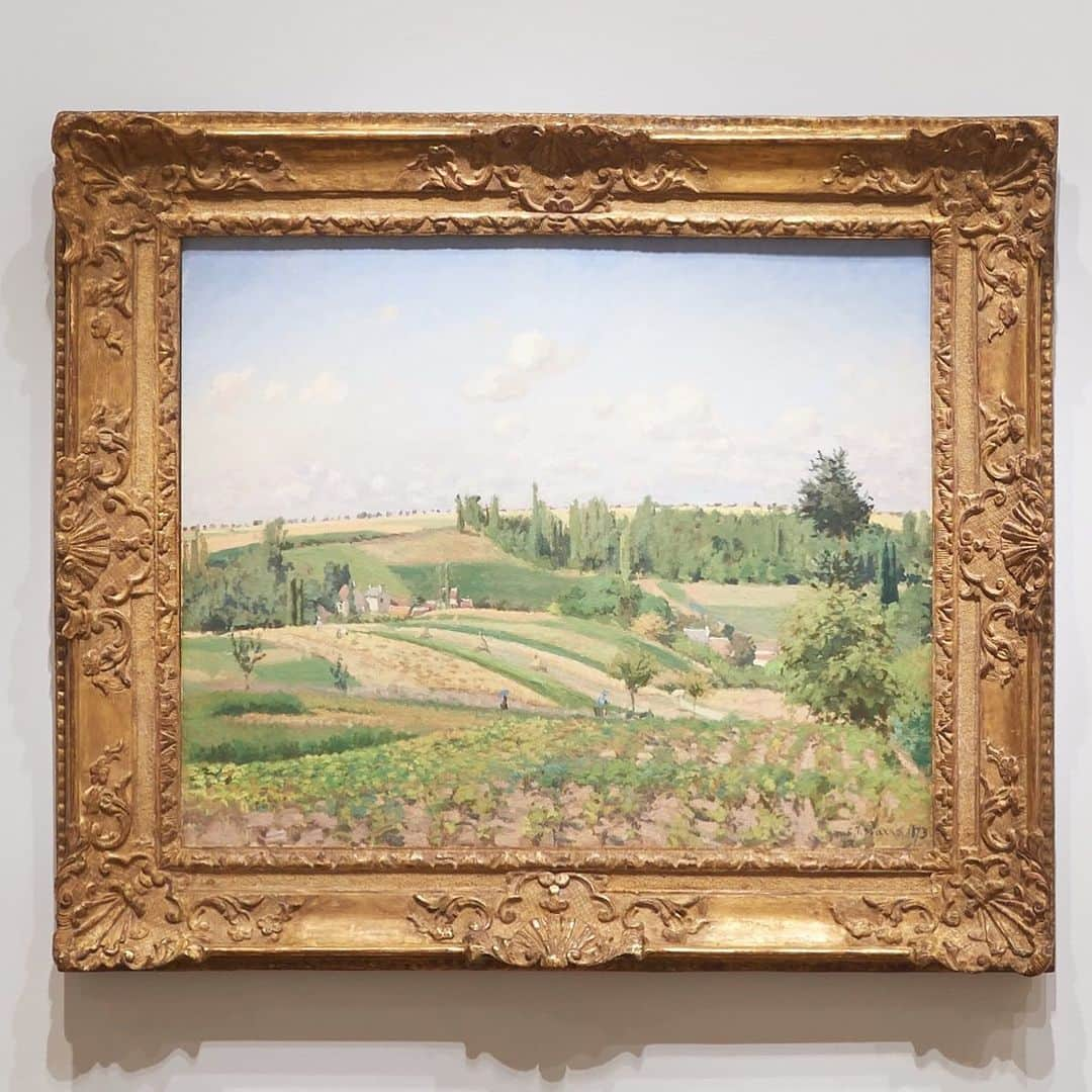 フィラデルフィア美術館さんのインスタグラム写真 - (フィラデルフィア美術館Instagram)「Happy birthday to Camille #Pissarro, who was born #onthisday in 1830. A leader in both the #Impressionism and #PostImpressionism movements, he was a father figure to many artists of the time, including Cézanne, Renoir, Van Gogh, and Gauguin. See this painting and more by Pissarro in “The #ImpressionistsEye” through August 18. • “Paysage, la moisson, Pontoise (Landscape, the Harvest, Pontoise)" 1873, by Camille Pissarro (On loan from a private collection)」7月10日 21時19分 - philamuseum