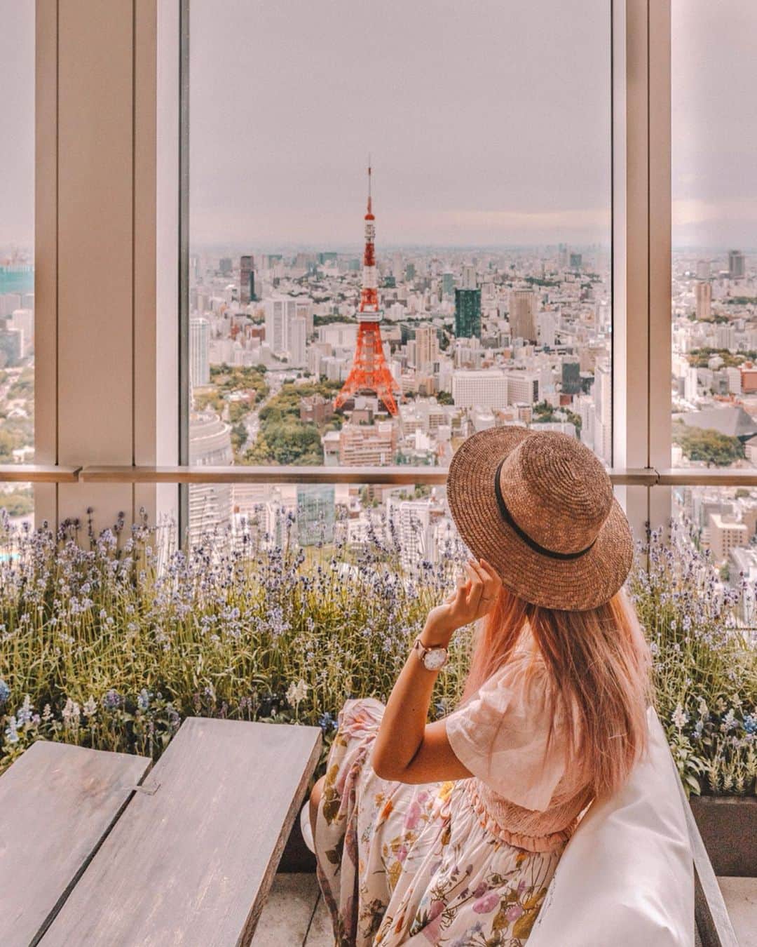 のインスタグラム：「Dreaming of Provence 💫 Experience tastes of southern France 52 floors above the city at our rooftop Lavender Garden 💜🥂 Join us for afternoon tea or dinner until July 21st 😋 :: 📸 Special thanks to @connieandluna」