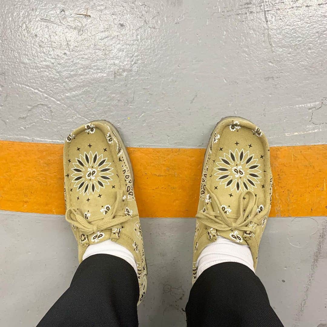 三田真一さんのインスタグラム写真 - (三田真一Instagram)「Supreme×CLARKS WALLABEE 。 #supreme #clarks」7月10日 21時40分 - mitershinichi