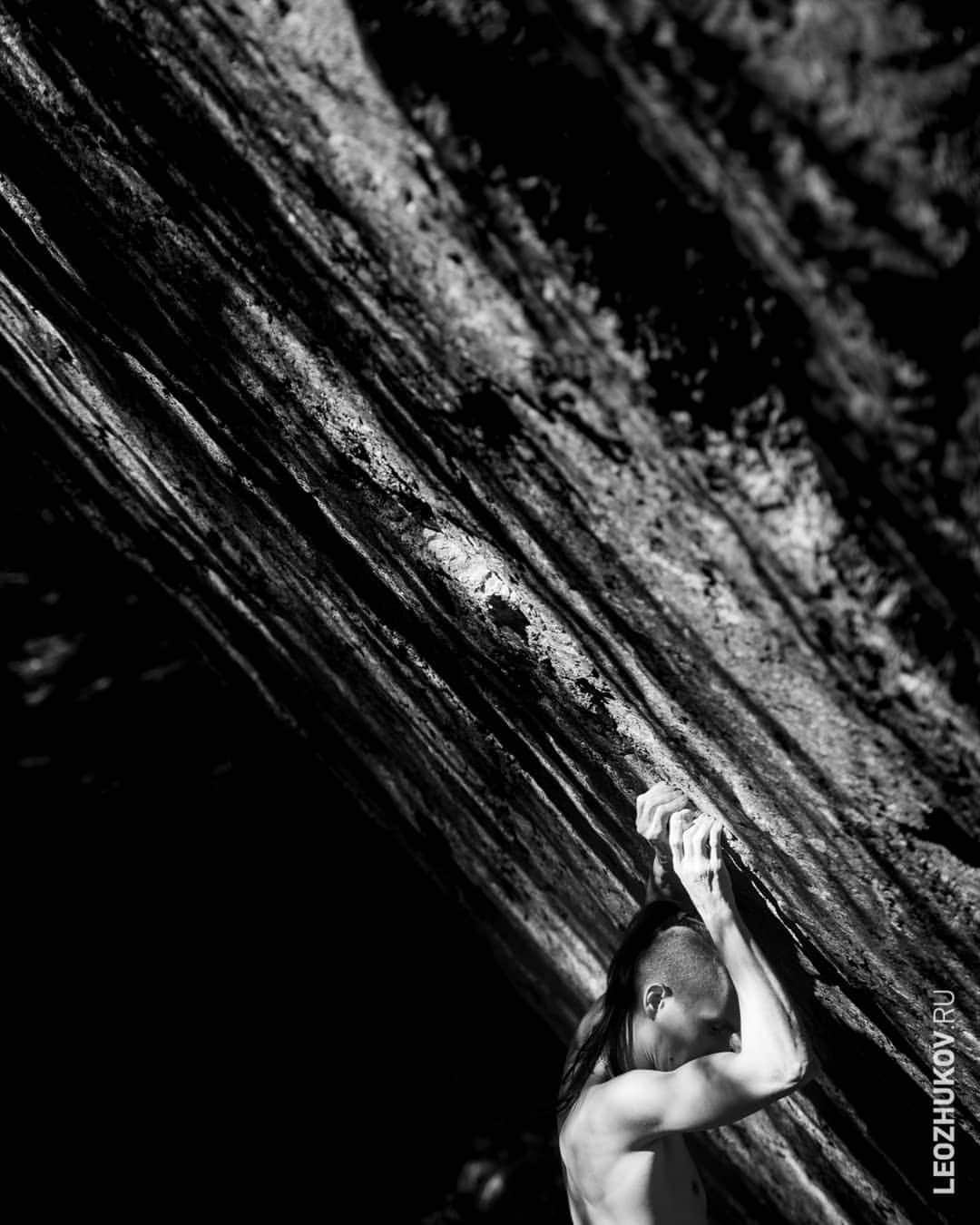 ルスタン・ゲルマノフのインスタグラム：「How deep you believe that you can? Be honest with your self.  Thanks📸@leozhukovphoto ____________________________ @redbull_rus @redbull @adidasterrex @fiveten_official #adidasterrex #livewithoutlimits #gr #chalkmatters #climbing #sportclimbing #bouldering #rockclimbing #climbing_pictures_of_instagram #27crags」