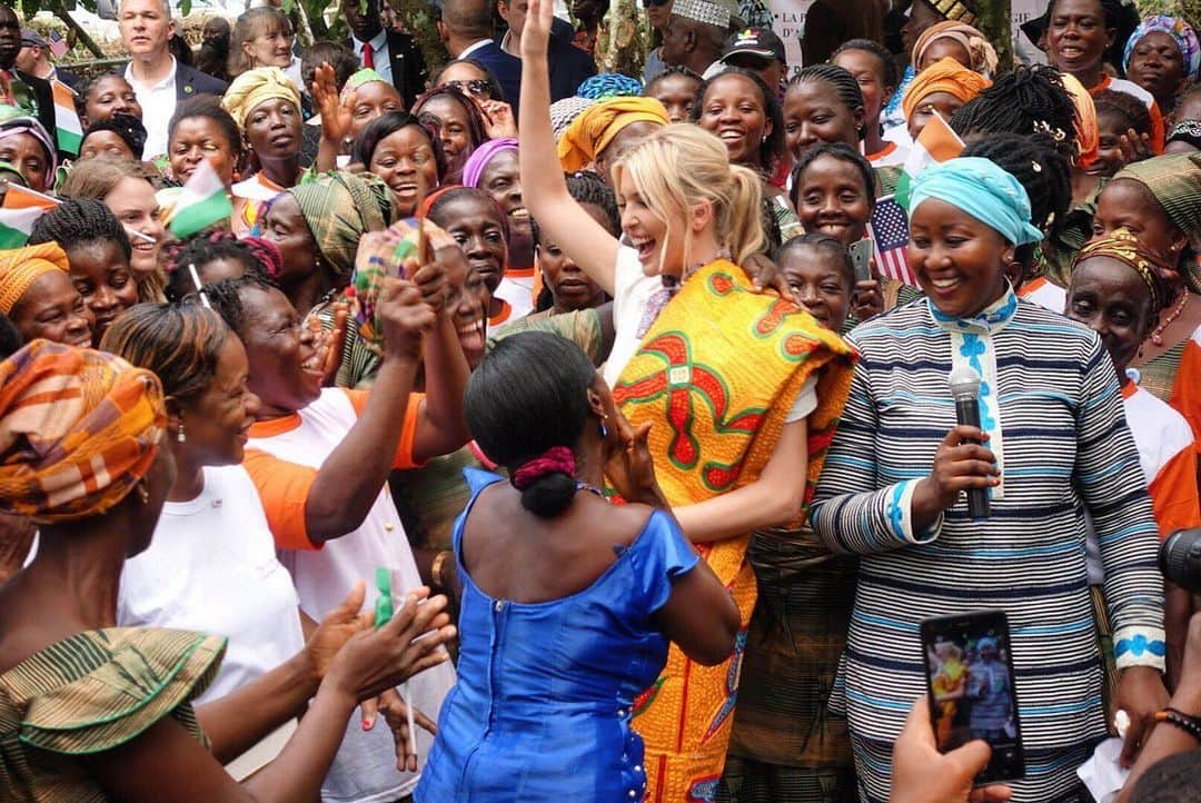 イヴァンカ・トランプさんのインスタグラム写真 - (イヴァンカ・トランプInstagram)「In April during my trip to Côte d’Ivoire, W-GDP & MCC pushed for critical reforms to advance women’s legal rights.  Today, we applaud the passage of the marriage law!  One of the main goals of W-GDP (pillar 3) is to help change laws that restrict women from fully and freely participating in the economy. Property rights are a big deal!  This legislation is a major step forward as we continue to empower 50 M women by 2025 through #WGDP!」7月10日 21時48分 - ivankatrump