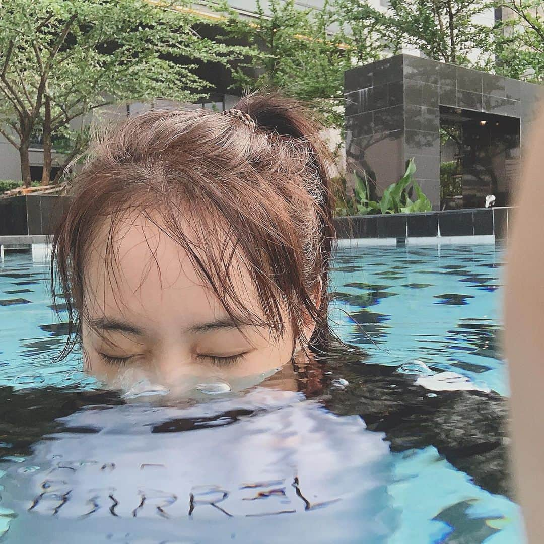 PIMTHAさんのインスタグラム写真 - (PIMTHAInstagram)「น้ำลึกก็คึกได้ 🏊🏻‍♂️」7月10日 21時45分 - pimtha