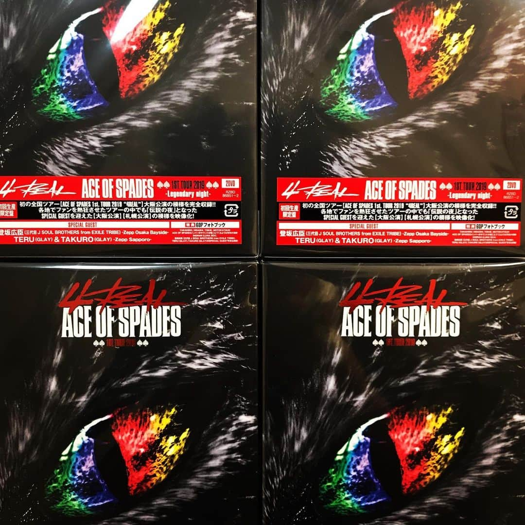 坂崎タケシさんのインスタグラム写真 - (坂崎タケシInstagram)「ACE OF SPADES、LIVE DVD本日発売です‼︎衣装も楽しんでいただけたらスタイリスト冥利に尽きます。押忍。」7月10日 21時46分 - takeshisakazaki