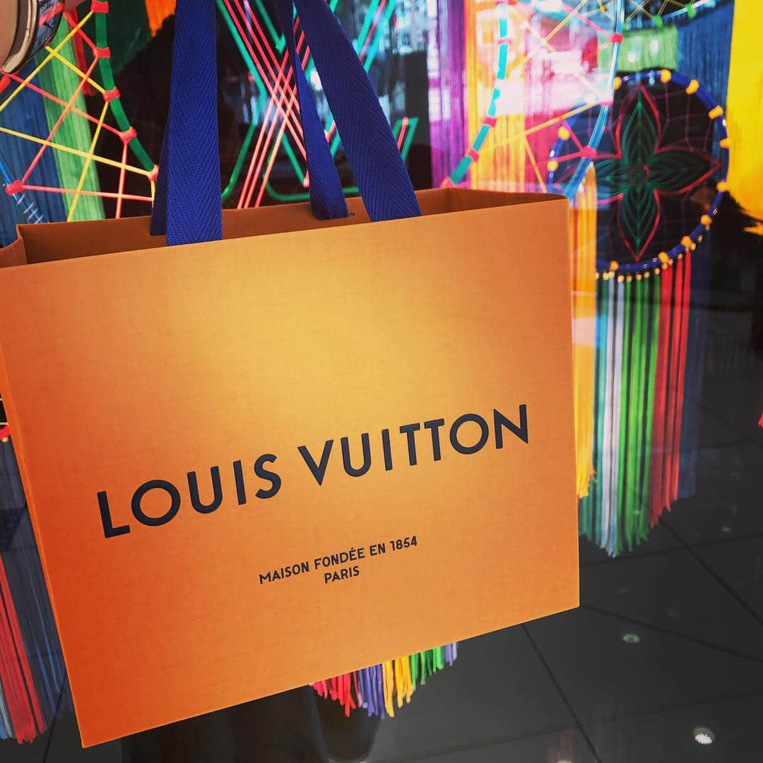 高橋遥さんのインスタグラム写真 - (高橋遥Instagram)「*﻿﻿﻿﻿﻿﻿﻿﻿﻿﻿﻿ 大切に使おう\(◡̈)/♡﻿ ﻿ #LouisVuitton」7月10日 21時54分 - haruka.takahashi.33