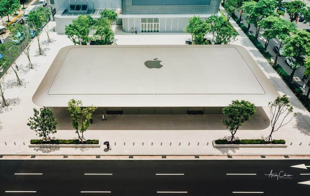 アンディ・チェンさんのインスタグラム写真 - (アンディ・チェンInstagram)「#applestore #apple旗艦店  #taipei #台北 #信義區  #applestorea13」7月10日 22時06分 - myhiro99