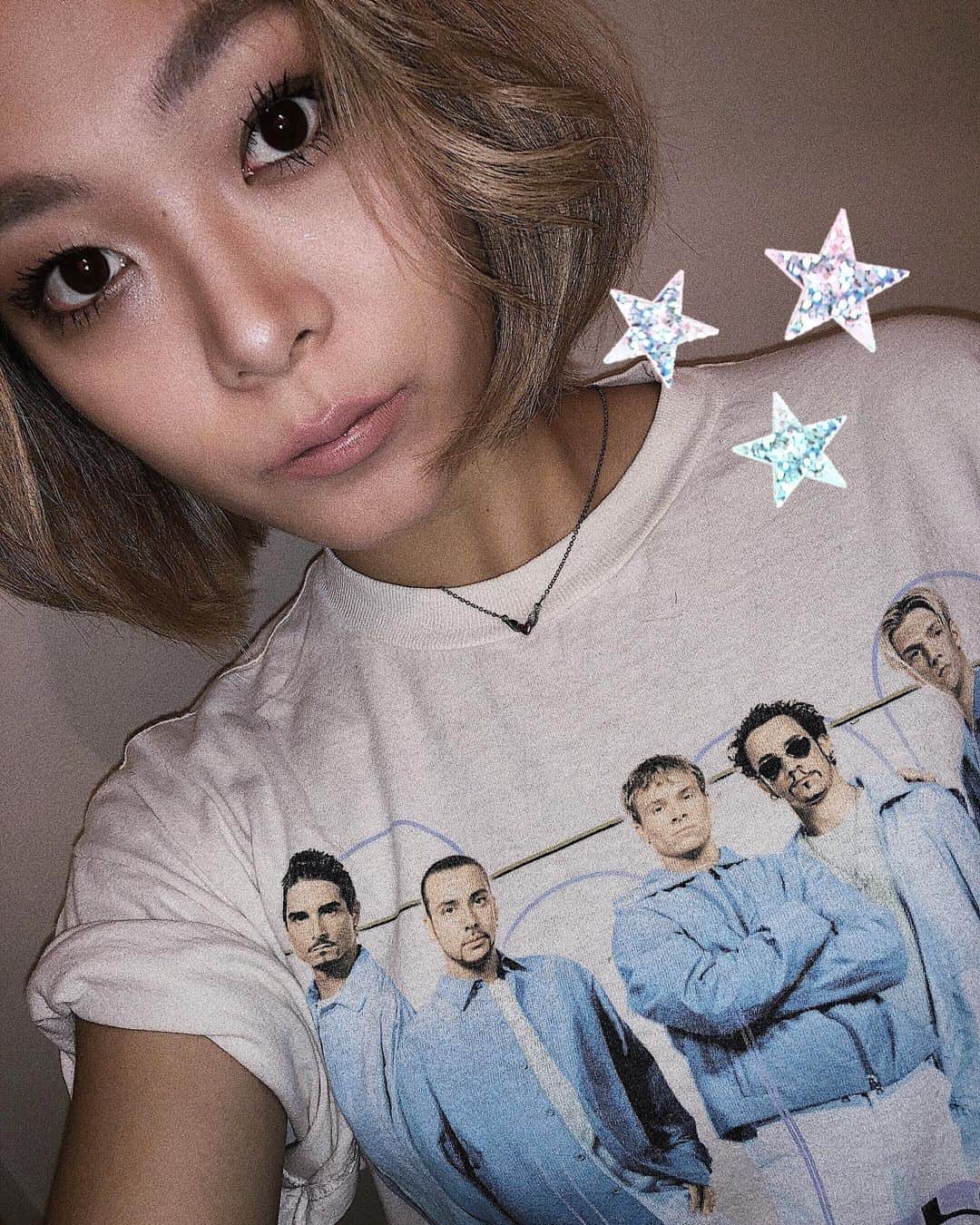 Yup’inのインスタグラム：「最近 @backstreetboys や @bep、 @aliciakeys に @spicegirls など まさに中学生の時に聴いて育ったアーティストグッズに目がなくって気づけばコレクションしていた👚邦楽アーティストのTシャツやファッションアイテムも探しているので、古着屋などで見かけたら目撃情報お願いしまっス🤳」