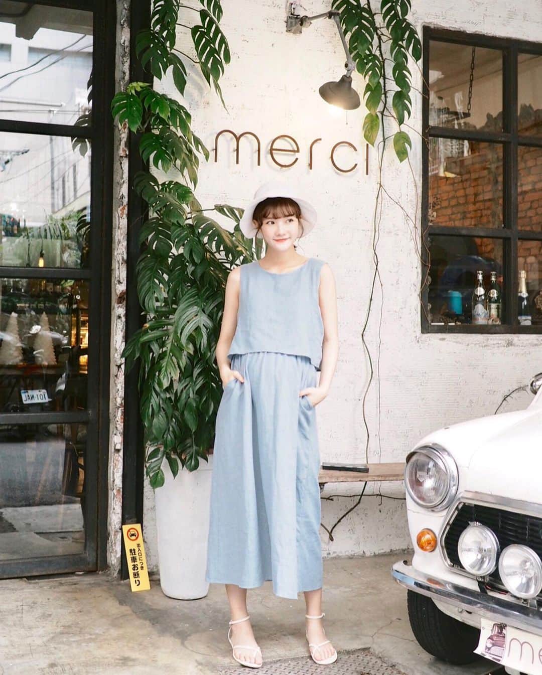 Ninaさんのインスタグラム写真 - (NinaInstagram)「頭髮到了一個會亂翹的長度 所以幾乎每天紮起來 再這樣翹下去我要把你剪掉了喔～～～～(๑*◡*๑) Dress @sweesatw #ninaxxoutfit」7月10日 22時03分 - ninaxxya