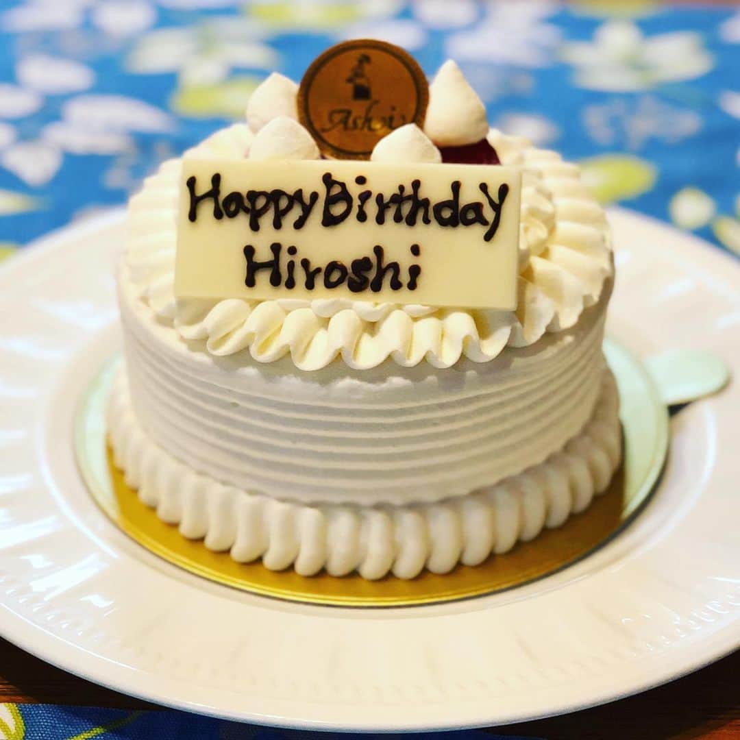 上杉洋史のインスタグラム：「This is my birthday today. My wife got a cake for me. #mybirthday #birthday #birthdaycake #anniversary」