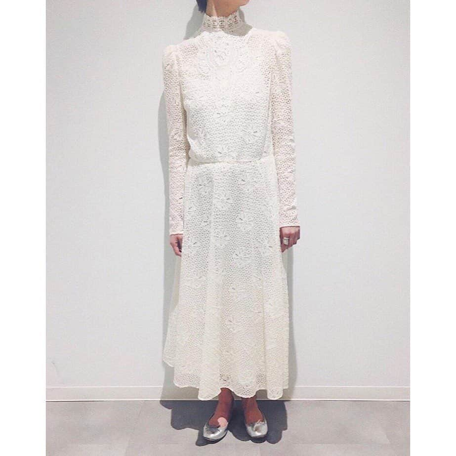 IÉNA LA BOUCLEさんのインスタグラム写真 - (IÉNA LA BOUCLEInstagram)「import marché﻿ --------------------------------﻿ recommend brand﻿ 【PHILOSOPHY】﻿ ﻿ 女性らしく魅せてくれる﻿ レースアイテム達。﻿ 生地や素材にも拘りのある１枚。﻿ きちんとしたい日に着るのもよいけど、﻿ 外しでレースを着るのも好き…♥﻿ ﻿ --------------------------------﻿﻿﻿﻿﻿﻿﻿﻿﻿﻿﻿﻿ ﻿ ※IENA LA BOUCLE新宿NEWoMan店では、今着たい夏のアイテムをさらにお買い求めやすい価格でご提供しています。﻿﻿﻿ ﻿﻿﻿ 詳しくは店舗までお問い合わせください🛒﻿﻿﻿ ﻿ #iena_la_boucle﻿﻿﻿﻿﻿﻿﻿﻿﻿﻿﻿﻿﻿﻿ #laboucle #iena﻿﻿﻿﻿﻿﻿﻿﻿﻿﻿﻿﻿﻿﻿ #boucle_19ss﻿﻿﻿﻿﻿﻿﻿﻿﻿﻿﻿ #philosophy」7月10日 22時22分 - iena.la.boucle.store