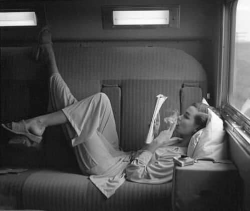 Chiyono Anneさんのインスタグラム写真 - (Chiyono AnneInstagram)「一分一分がゆったりと流れる一人の時間。大切にしたい。 流れるようなシルクに身を包んで。 ・ Southwest Passage - Sunset Pink: Model in pajamas by Kickernick, Harper's Bazaar, 1951© Lillian Bassman Estate, Courtesy Edwynn Houk Gallery #chiyonoanne #チヨノアン #bespoke #silkloungewear」7月10日 22時18分 - chiyono_anne