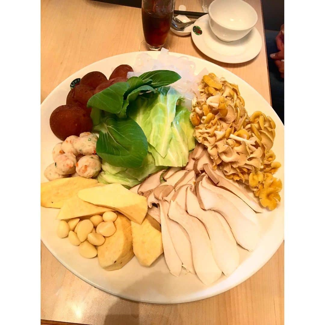 花咲いあんさんのインスタグラム写真 - (花咲いあんInstagram)「天香回味lunch🤤 ・ ・ ・  #天香回味  #火鍋 #ゼロカロリー  #むしろ #辛いの入ってるからマイナス #モテ子達に囲まれて #とっても楽しかった #モテ子はよく笑う #眼福 #好き #出会いは #ギロッポン  #変わらず会えるのが嬉しい」7月10日 22時18分 - ohanachan_087087