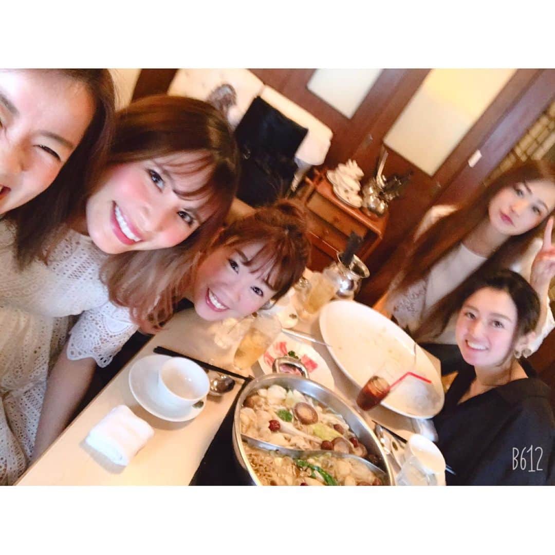 のインスタグラム：「天香回味lunch🤤 ・ ・ ・  #天香回味  #火鍋 #ゼロカロリー  #むしろ #辛いの入ってるからマイナス #モテ子達に囲まれて #とっても楽しかった #モテ子はよく笑う #眼福 #好き #出会いは #ギロッポン  #変わらず会えるのが嬉しい」