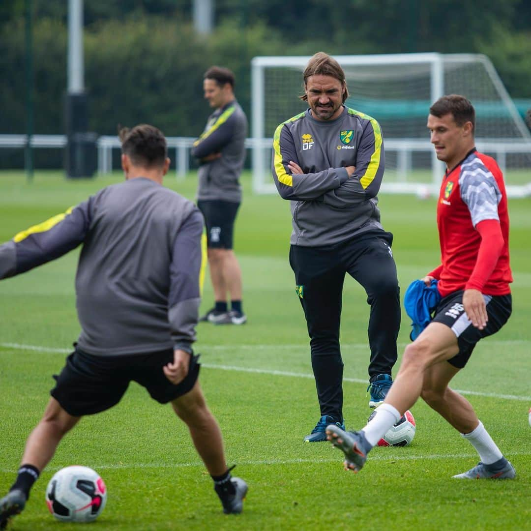 ノリッジ・シティFCさんのインスタグラム写真 - (ノリッジ・シティFCInstagram)「The Boss watches on... 👊」7月10日 22時34分 - norwichcityfc