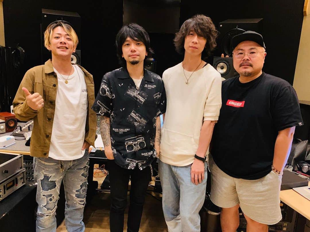 Nothing’s Carved In Stoneさんのインスタグラム写真 - (Nothing’s Carved In StoneInstagram)「アルバムの録りが終了しました！ エンジニアの細井さんと。﻿ ﻿﻿ #nothingscarvedinstone #ナッシングス #ncis #silversunrecords」7月10日 22時37分 - nothingscarvedinstone