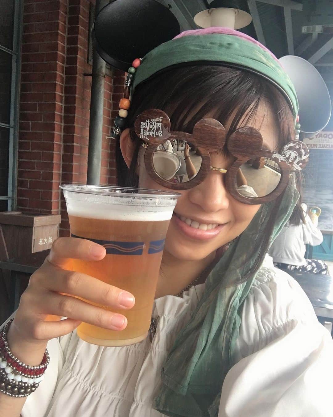 範田紗々さんのインスタグラム写真 - (範田紗々Instagram)「ビール、丸々一杯飲めた！ いつも途中で誰かにあげてたのに！ #パイレーツサマー #修行」7月10日 23時02分 - handa_sasa
