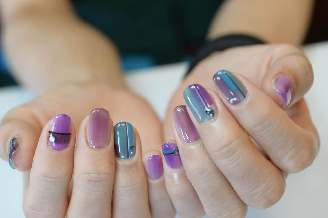 Yuka Maeda ::manicurelistのインスタグラム：「. . 大阪市北区 梅田.中崎町.駅から徒歩7分🚶‍♀️ CADENAS nail eyelash  マツエクアカウント @cadenaseyelash LINE:@ cadenas 🆔検索🙋‍♀️ tel:06-4792-8617. cadenas.nail@gmail.com. . #ネイル #ジェルアート #大人かわいい #梅田ネイル #堂山町 #大人ネイル #個性派ネイル #クリアネイル #ジェルネイル #nail #notd #ニュアンスネイル #instanail #ワンカラー #春ネイル  #ネイルデザイン #ongels #美甲 #osaka  #ジェルデザイン #cadenas #指甲 #spring #Insatnails #fashion #シアーネイル #うる艷ネイル #トレンドネイル  #sacaiofficial #sacai」
