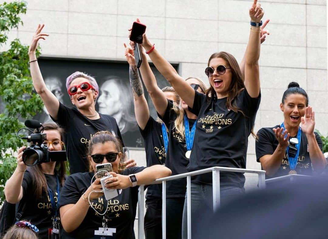 NBC Newsさんのインスタグラム写真 - (NBC NewsInstagram)「#USWNT soccer players, including Megan #Rapinoe and #AlexMorgan, celebrate their #WorldCup win with a ticker tape parade in #NYC. Watch the parade live at the link in our bio.⁠ .⁠ 📷 Craig Ruttle / @apnews」7月10日 23時12分 - nbcnews