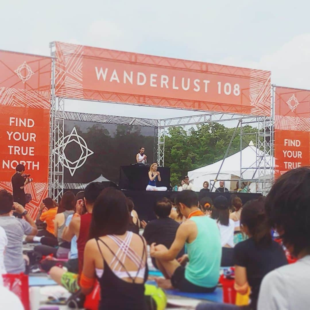 落合恭子さんのインスタグラム写真 - (落合恭子Instagram)「🧘‍♀️ ちょっと前だけど、 #wanderlust 108に参加してきたよ🌴 初めて瞑想に成功🙌 家で子守してくれてた旦那に わたしが帰ってきた音がしたけど金縛りで動けなくて焦ったって言われたよ💫 時間を聞いたら瞑想してる頃でした😊 . 赤ちゃん心配しすぎて生霊とばしてるー！ . 久々の運動は本当に気持ちよかったな〜 また次も参加したい！ @akane_naito ちゃん @sleepykana ちゃんありがとう🧡💛 . My first experience with meditation in wanderlust108🧘‍♀️ #yoga #running #meditation #healthylifestyle #bodypositive #mama #寝かしつけのおかげでスクワットだけ楽勝なの笑った」7月10日 23時17分 - kyokomarch5th