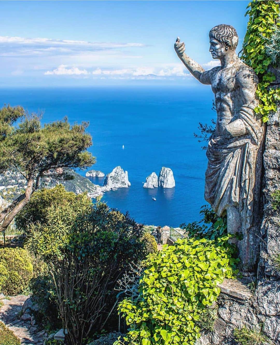 Wonderful Placesさんのインスタグラム写真 - (Wonderful PlacesInstagram)「Capri - Italy ✨❤️❤️❤️✨ . Pictures by ✨✨@ournextflight✨✨ #wonderful_places for a feature ❤️」7月10日 23時31分 - wonderful_places