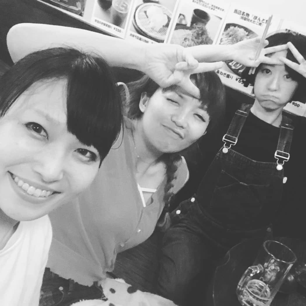 森永理科のインスタグラム：「ちとまえ。 急な呼び出しをお互いしあう仲。 予定しないところがいい〜 月蝕歌劇団的には暗黒乙女とか言ってみたりしますが、私含めこのメンバーは暗黒感もなければ、心も毛が生えてますので超強いです。毎日元気。」