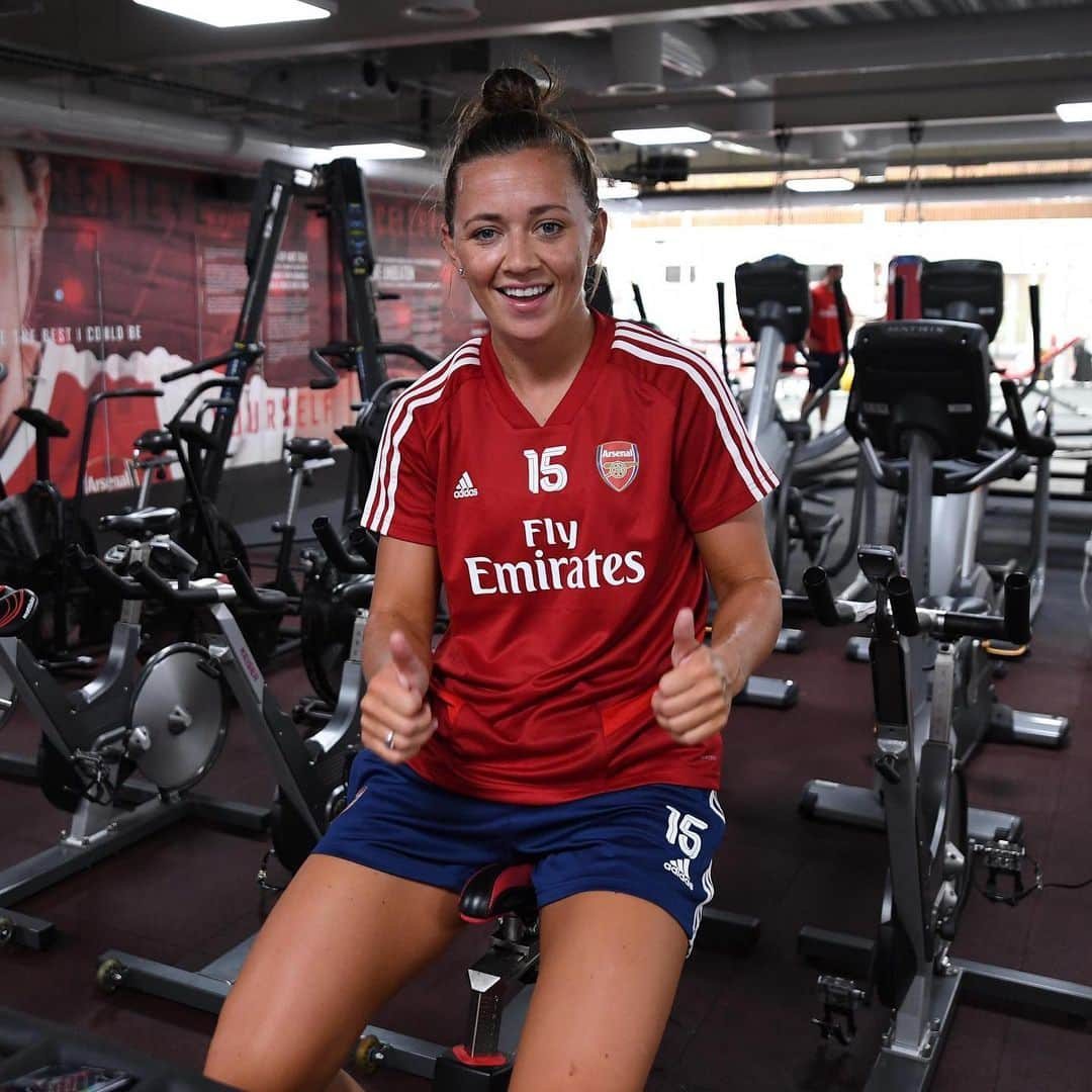 Arsenal Ladiesさんのインスタグラム写真 - (Arsenal LadiesInstagram)「Back at Colney ahead of schedule 👋 @Katie_McCabe11 😃」7月10日 23時50分 - arsenalwfc