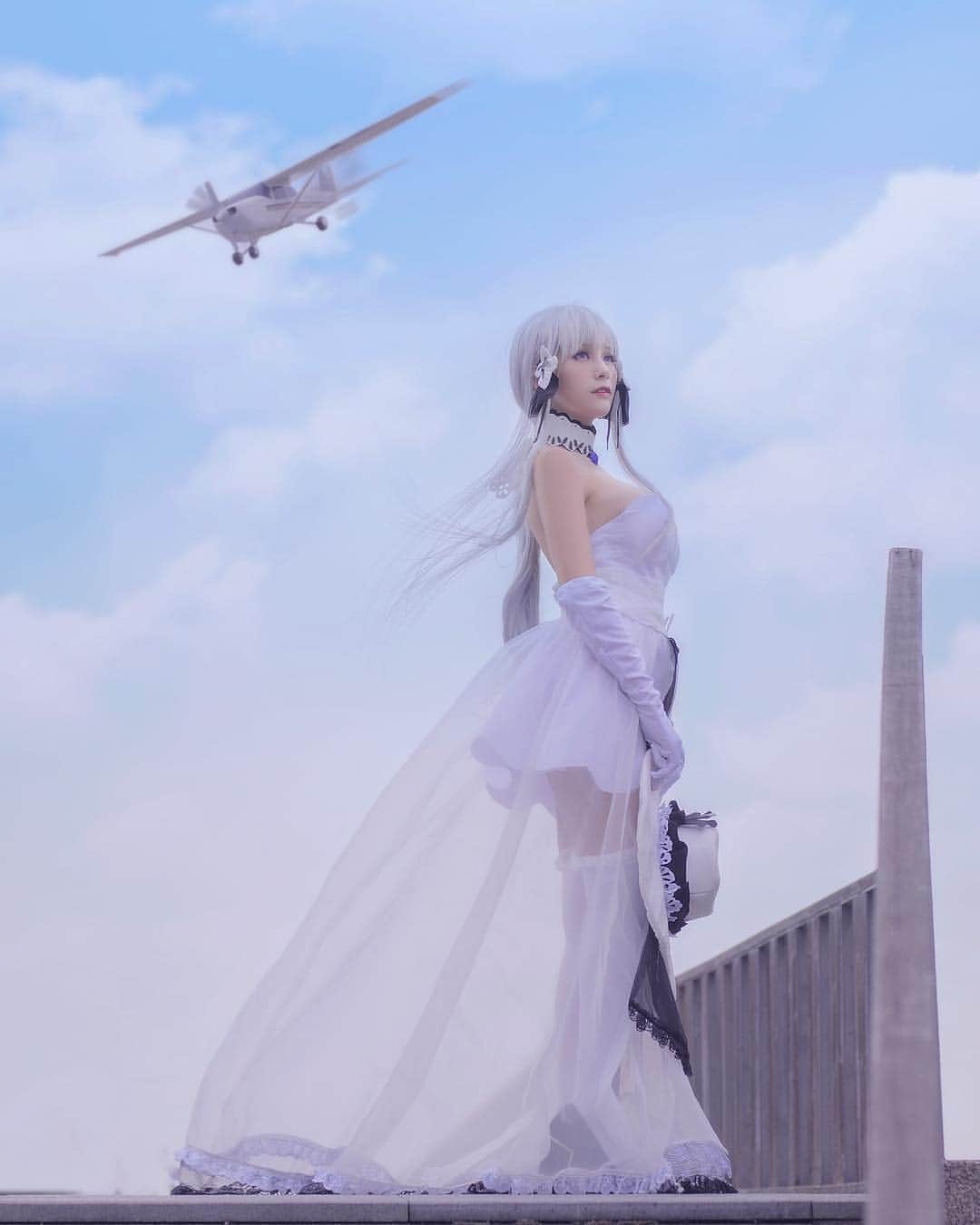 夏美のインスタグラム：「みんなさん、こんにちは！なんと私は初めて日本のイベントへ行く予定です！7.28WF幕張メッセのわんだらーブースでイラストリアスをコスプレ予定があります。みんなさん遊びに来てね！」