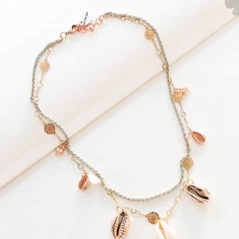 メイデンアートのインスタグラム：「Seashells Mania ❤️ . Want one of these cuties for you? . Scroll the pics to Add to Cart 🛒 directly (Free Shipping Worldwide 🌎 on orders over €100) . . . . . #necklace #shellsjewelry #shelljewelry #shellnecklace #anklechain #shellbracelet #shellbracelets #bohochic #boho #bohostyle #bohojewelry #dubaifashion #russiafashion #italianjewelry #arabfashion #luxuryjewelry #statementjewelry #statementnecklace #newfashionbrand #newfashiontrend」
