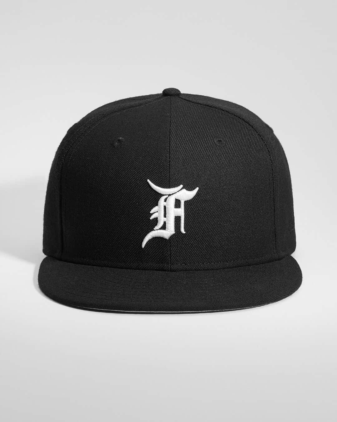 ニューエラ・キャップのインスタグラム：「Just dropped, The Fear of God ESSENTIALS #59FIFTY Fitted. Limited quantities available at neweracap.com」